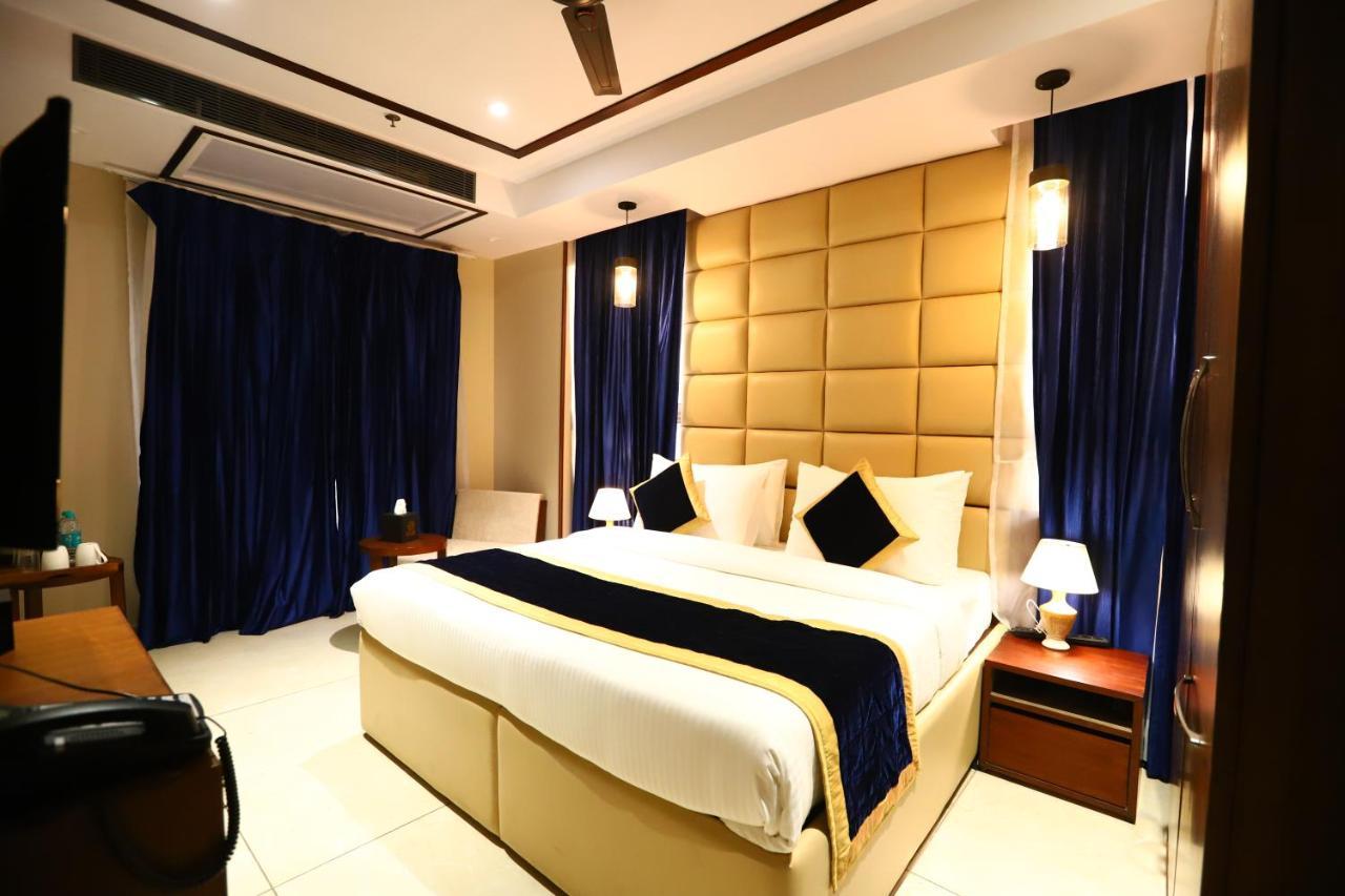 Sanca International Hotel In Patel Nagar Delhi 뉴델리 외부 사진