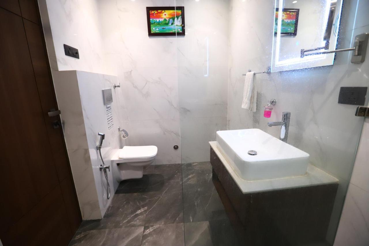 Sanca International Hotel In Patel Nagar Delhi 뉴델리 외부 사진