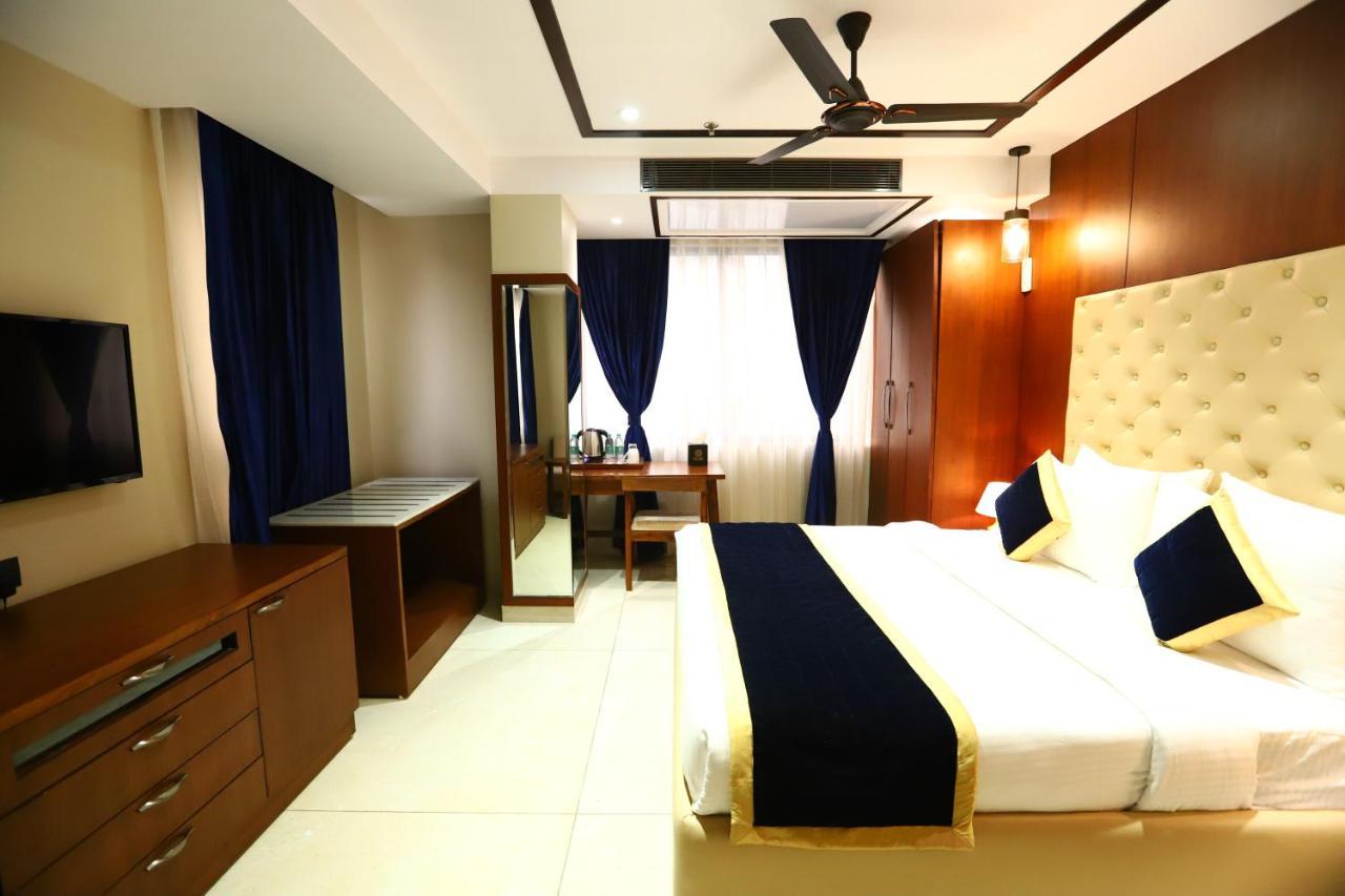 Sanca International Hotel In Patel Nagar Delhi 뉴델리 외부 사진