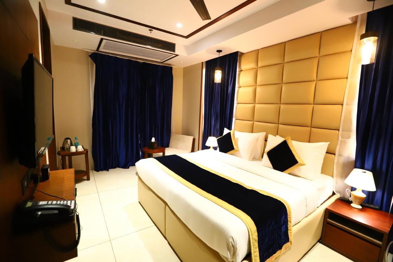Sanca International Hotel In Patel Nagar Delhi 뉴델리 외부 사진