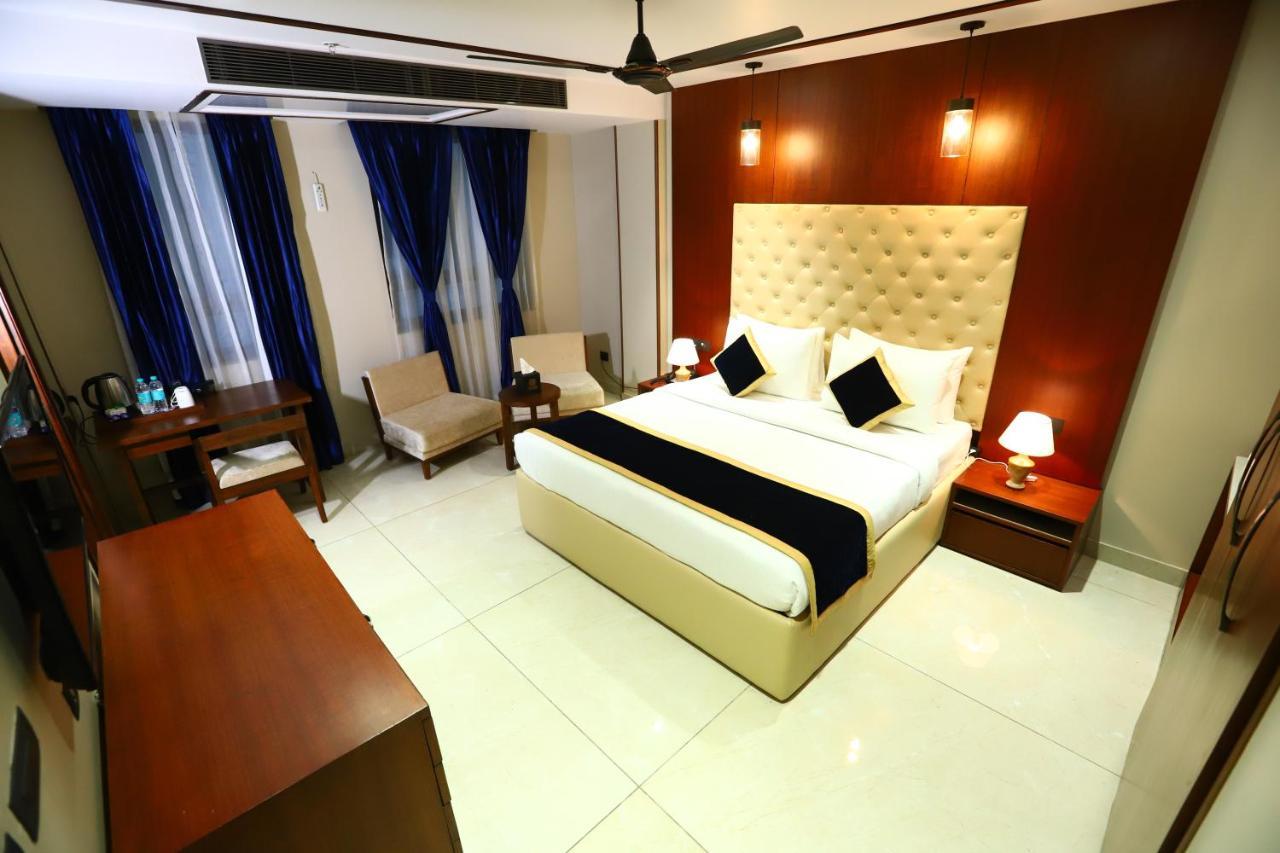 Sanca International Hotel In Patel Nagar Delhi 뉴델리 외부 사진