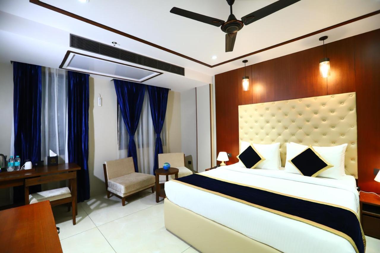 Sanca International Hotel In Patel Nagar Delhi 뉴델리 외부 사진