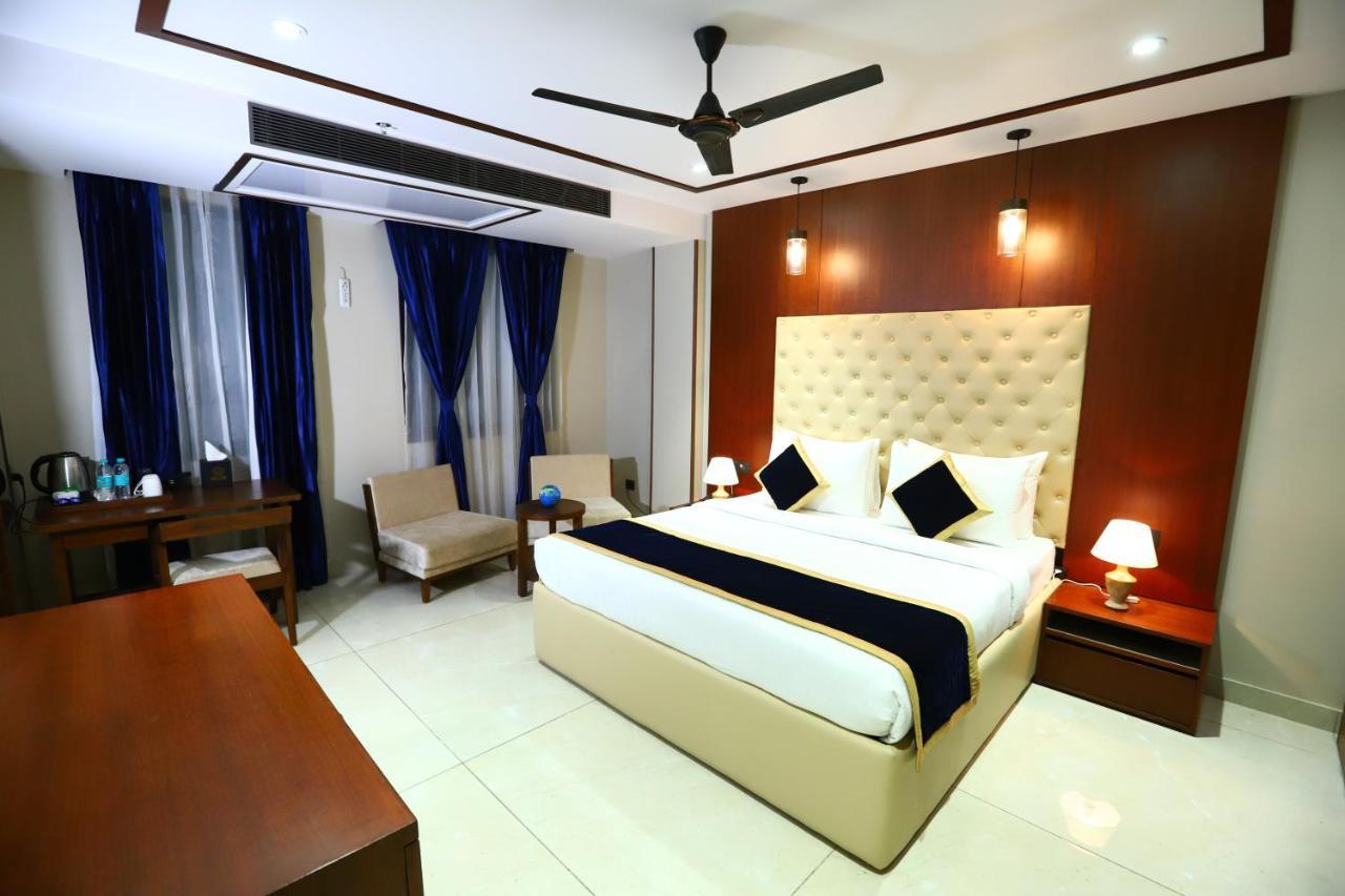 Sanca International Hotel In Patel Nagar Delhi 뉴델리 외부 사진